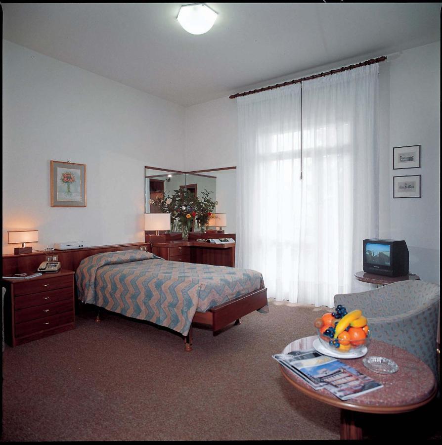 Hotel Ariston Molino Buja 阿巴诺泰尔梅 客房 照片